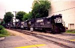 NS 3914 leads a train at Southern Junction